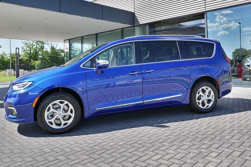 Gebraucht Chrysler Pacifica Limited 291 PS (214 kW) 2021 Ocean blue Van
