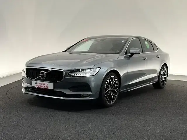 Gebraucht Volvo S90 Momentum 190 PS (139 kW) 2018 Grau Limousine