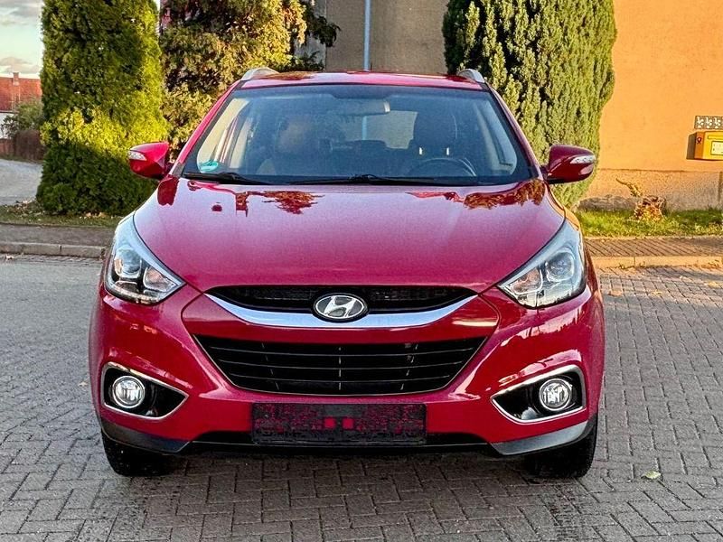 Gebraucht Hyundai ix35 Trend 116 PS (85 kW) 2015 Rot SUV