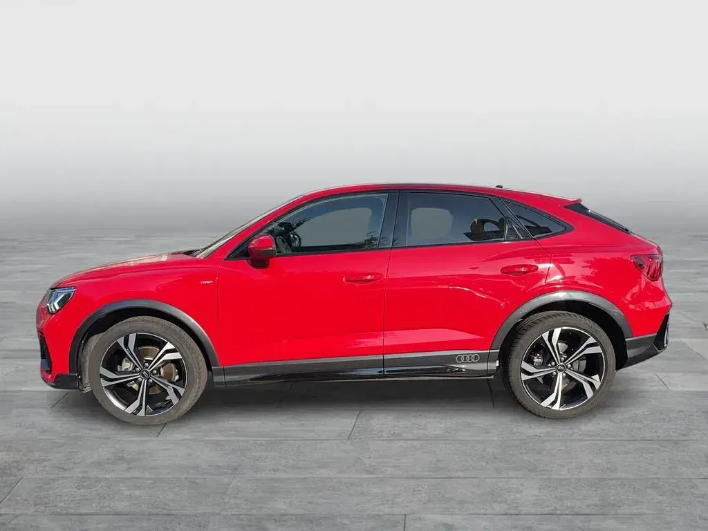Gebraucht Audi Q3 Sportback Ambiente 150 PS (110 kW) 2025 Rot SUV