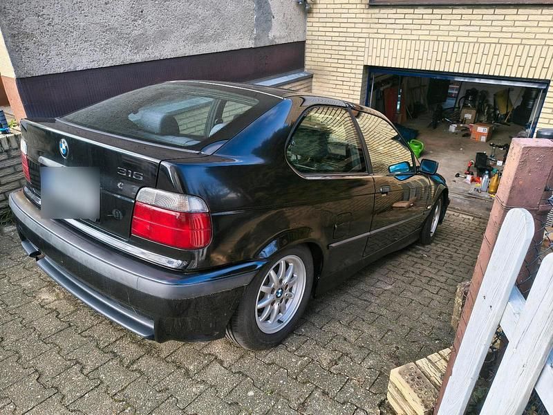 Gebraucht BMW 316 102 PS (75 kW) 1995 Schwarz Coupé