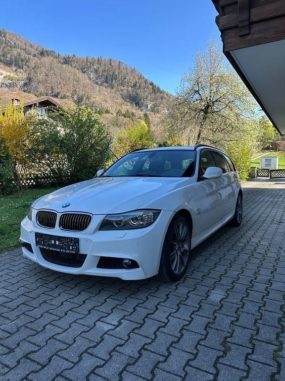 Gebraucht BMW 320 M Sport 184 PS (135 kW) 2011 Weiß Kombi
