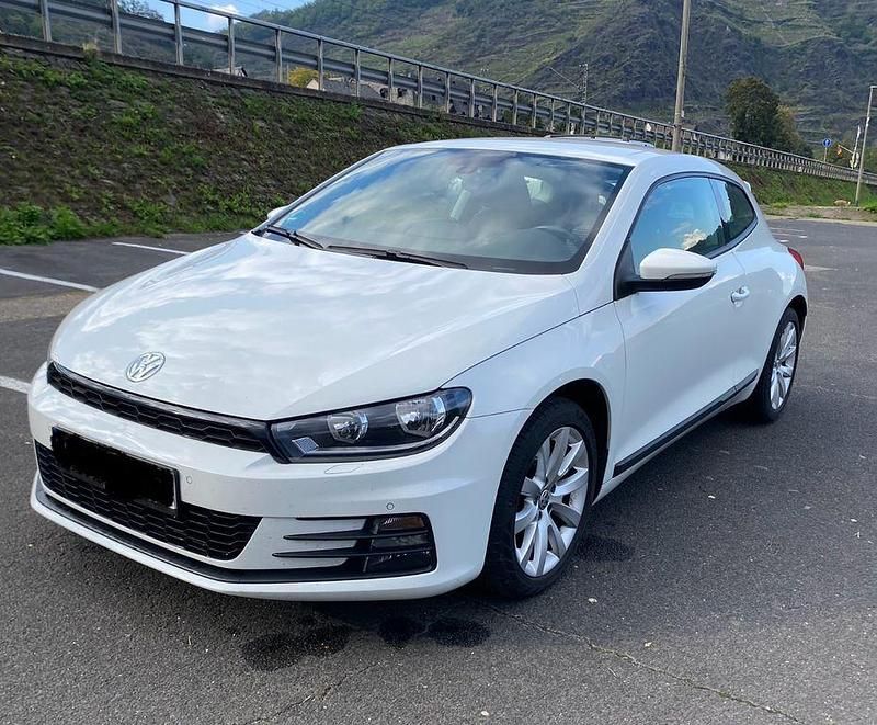 Weiß Gebraucht 2015 VW Scirocco Coupé | 10.499 € (Fairer Preis) - Bild 1/4