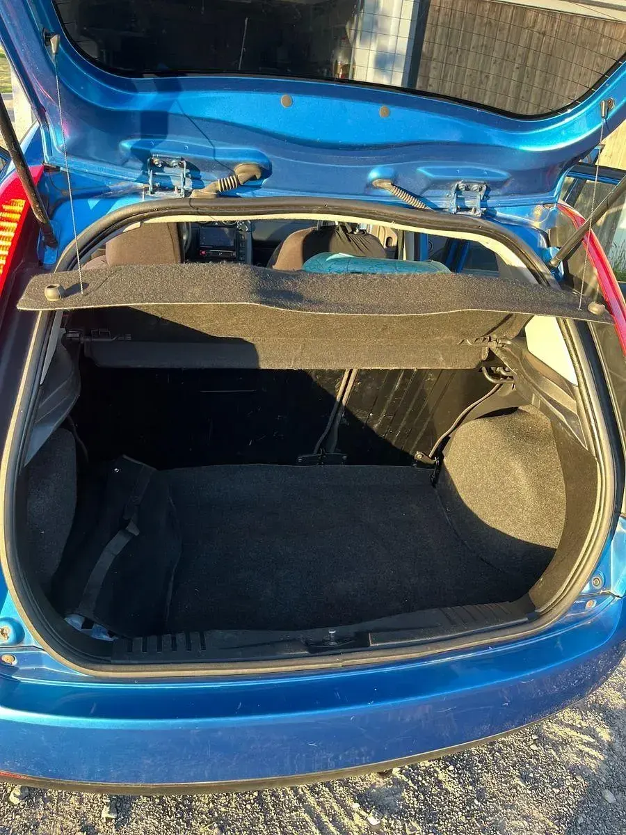 Gebraucht Ford Fiesta Ambiente 101 PS (74 kW) 2005 Blau Kleinwagen