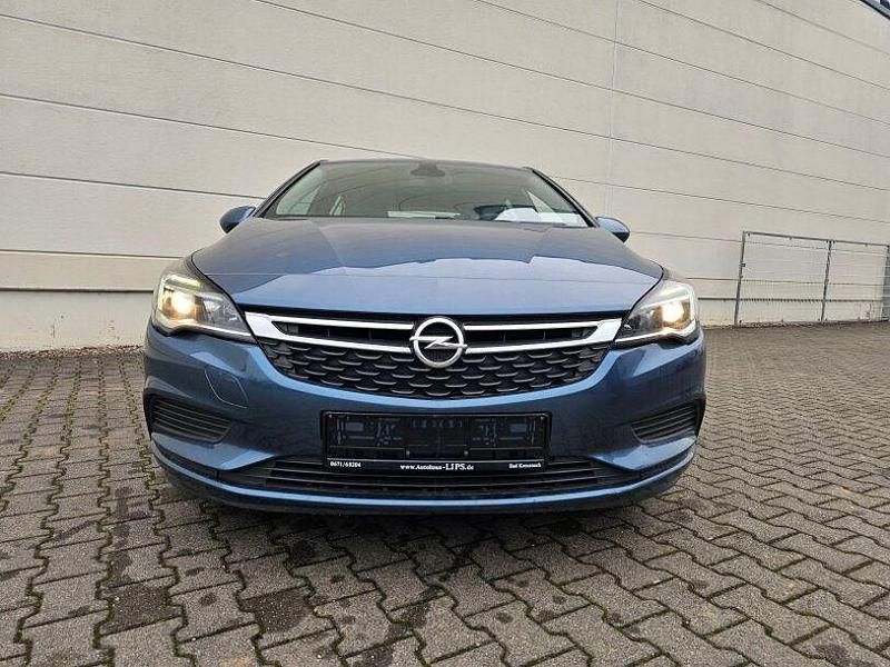 Gebraucht Opel Astra Edition 95 PS (69 kW) 2016 Azur blau (m2) Limousine