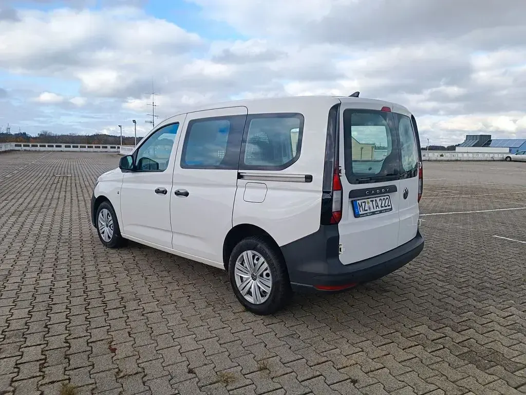 Usado VW Caddy 122 HP (89 kW) 2021 Branco Monovolume