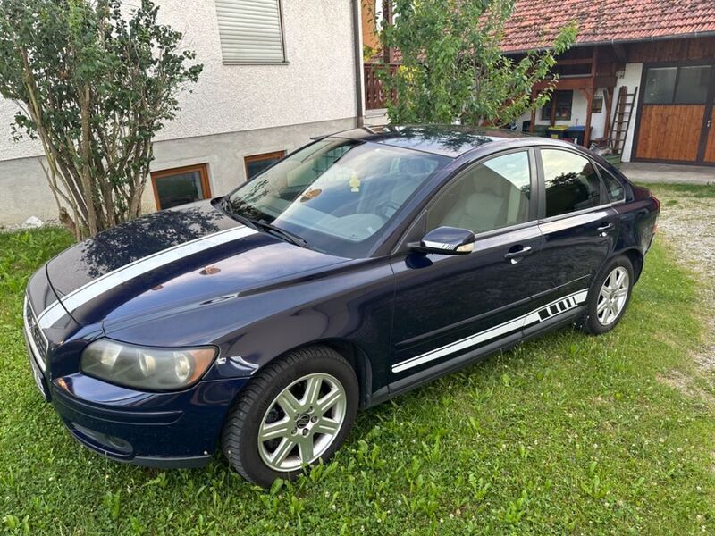 Blau Gebraucht 2004 Volvo S40 Limousine | 1.800 € - Bild 1/4