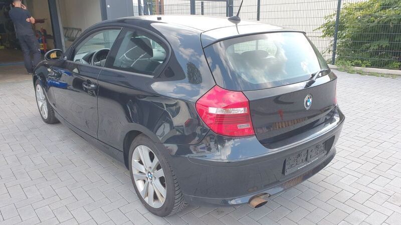 Gebraucht BMW 118 143 PS (105 kW) 2009 Schwarz Kleinwagen