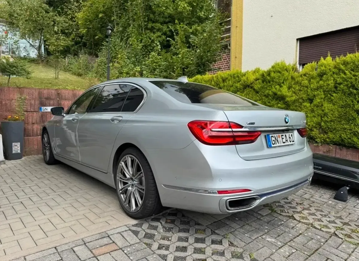 Gebraucht BMW 750L 449 PS (330 kW) 2016 Limousine