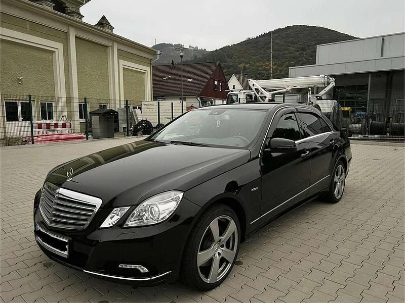 Gebraucht 2009 Mercedes E350 Limousine | 15.600 € (Teuer) - Bild 1/4