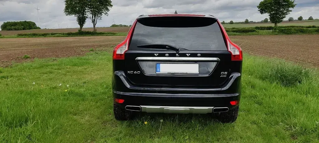 Używany Volvo XC60 215 KM (158 kW) 2013 Czarny SUV