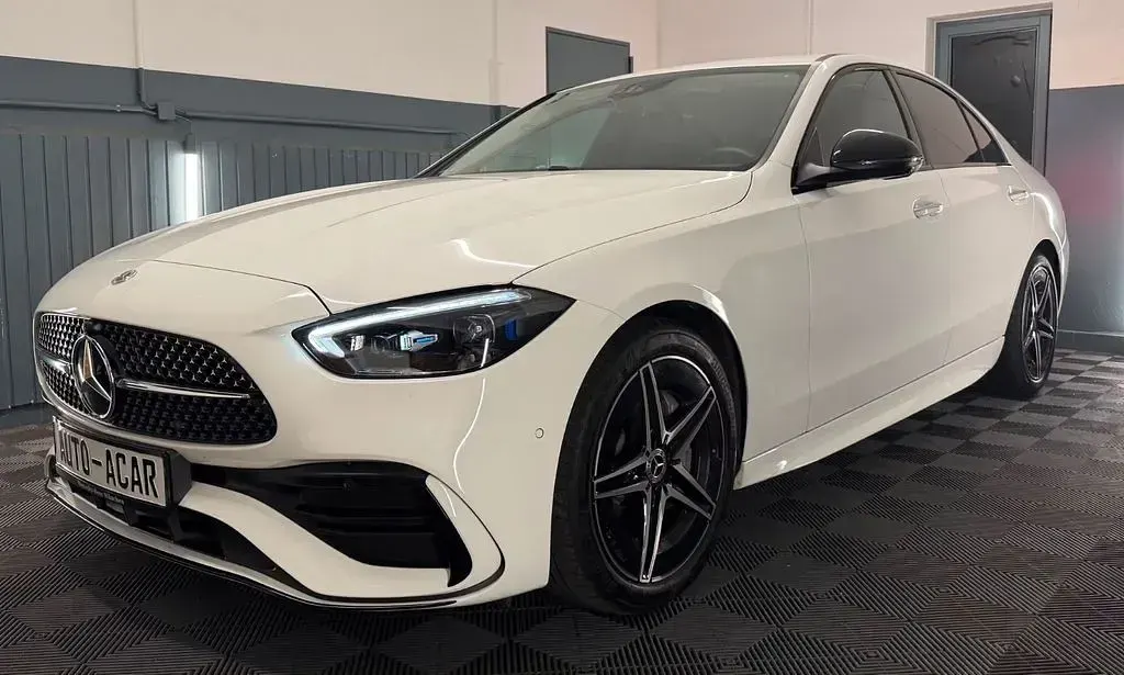 Gebraucht Mercedes C300 AMG line 258 PS (189 kW) 2024 Weiß Limousine