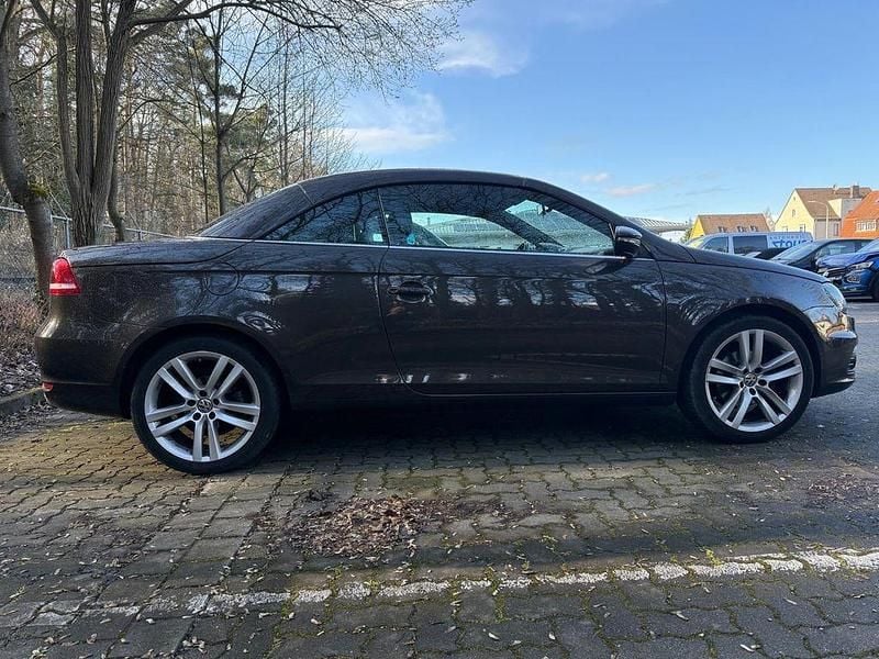 Gebraucht VW Eos Edition 122 PS (89 kW) 2010 Braun Cabrio