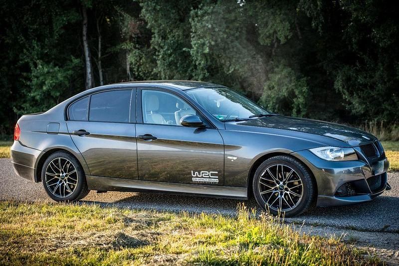 Grau Gebraucht 2005 BMW 320 Limousine | 4.900 € (Teuer) - Bild 1/4