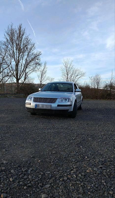 Gebraucht VW Passat 131 PS (96 kW) 2001 Grau Limousine