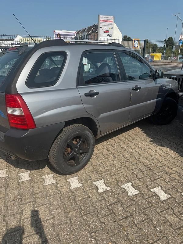 Grau Gebraucht 2006 Kia Sportage SUV | 1.990 € (Fairer Preis) - Bild 1/4
