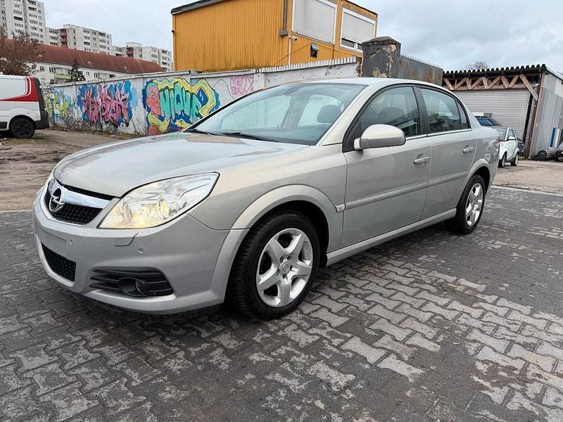 Second-hand Opel Vectra 155 CP (114 kW) 2007 Argintiu Berlinǎ