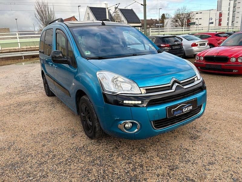 Blau Gebraucht 2014 Citroën Berlingo Exclusive Van / Kleinbus | 5.999 € (Guter Preis) - Bild 1/4