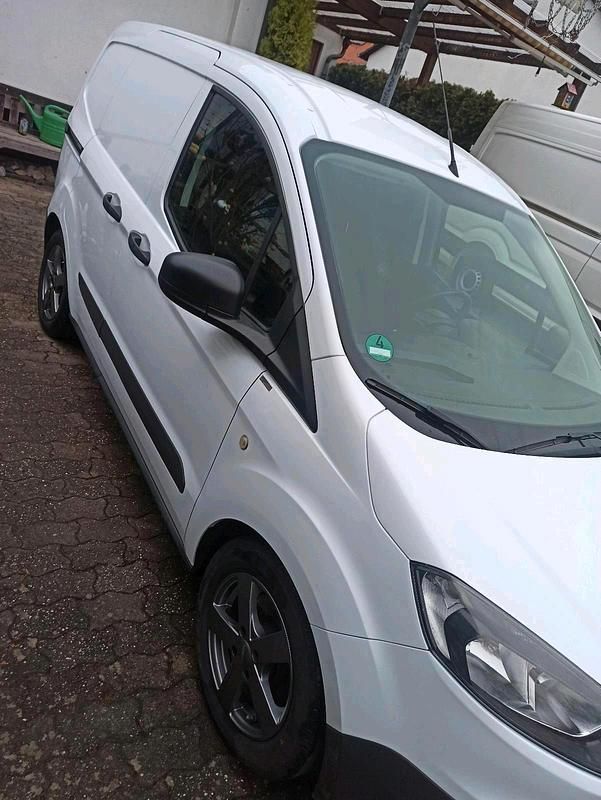 Second-hand Ford Courier Basis 75 CP (55 kW) 2017 Alb Monovolum