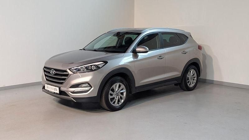 Silber Gebraucht 2016 Hyundai Tucson Classic SUV | 11.475 € (Guter Preis) - Bild 1/4