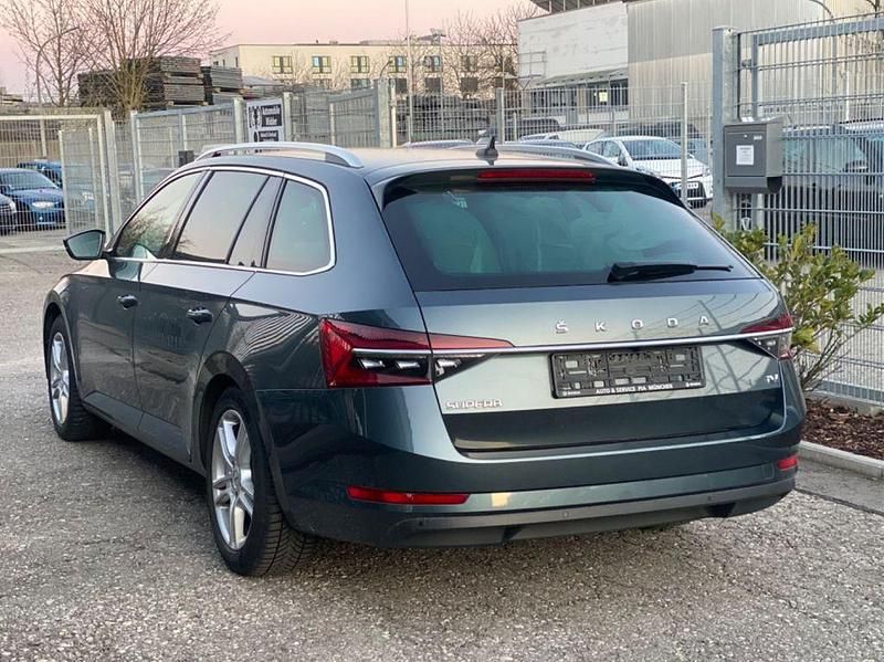 Gebraucht Skoda Superb Style 156 PS (114 kW) 2020 Grau Kombi
