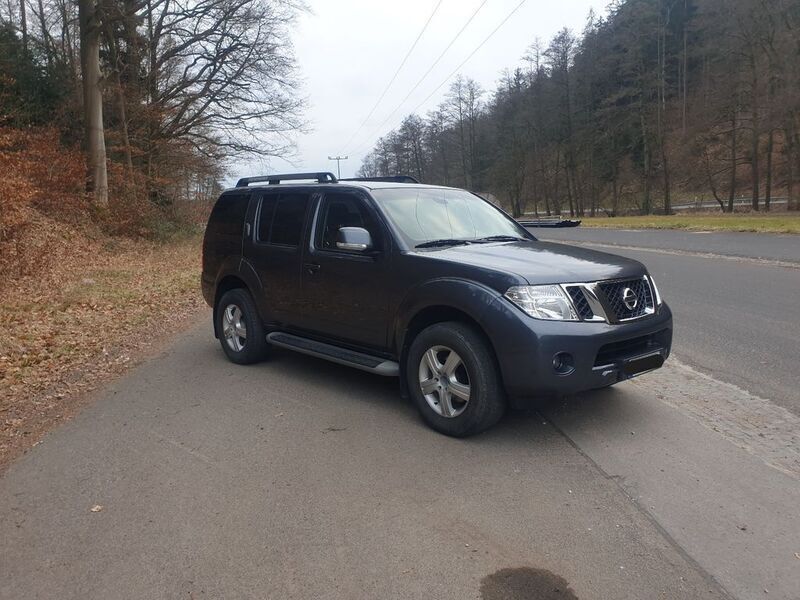 Grau Gebraucht 2011 Nissan Pathfinder SE SUV | 12.990 € (Etwas zu teuer) - Bild 1/4