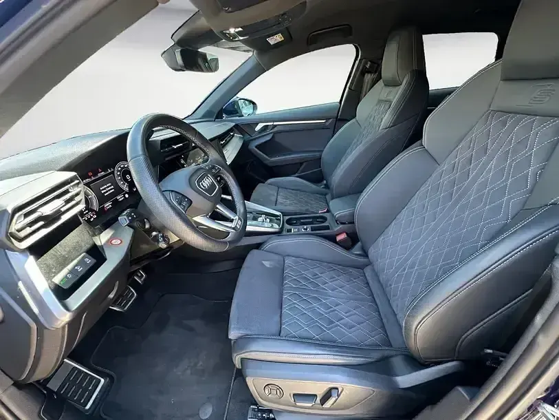 Gebraucht Audi A3 e-tron Ambiente 109 PS (80 kW) 2023 Blau Kleinwagen