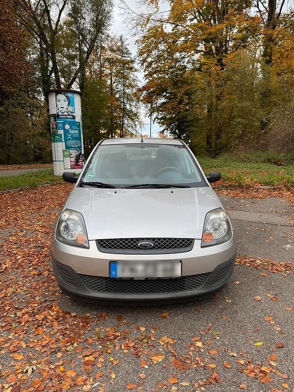 Silber Gebraucht 2006 Ford Fiesta Ambiente Kleinwagen | 2.100 € (Fairer Preis) - Bild 1/4