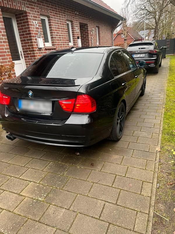 Gebraucht BMW 325 218 PS (160 kW) 2009 Schwarz Limousine