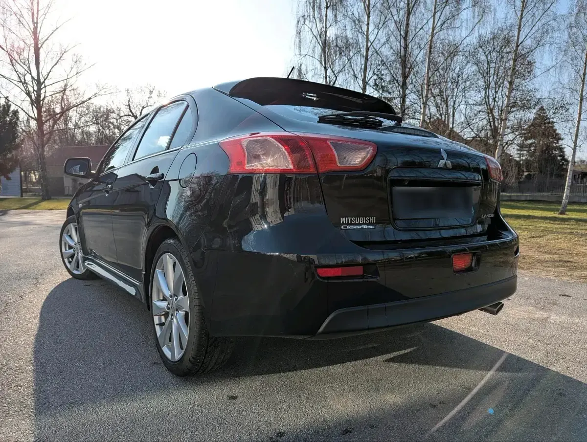 Gebraucht Mitsubishi Lancer Sportback 150 PS (110 kW) 2012 Schwarz Coupé