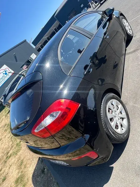 Gebraucht Kia Rio Edition 7 84 PS (61 kW) 2016 Schwarz Kleinwagen