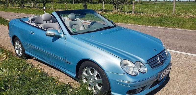 Gebraucht Mercedes CLK320 218 PS (160 kW) 2003 Blau Cabrio