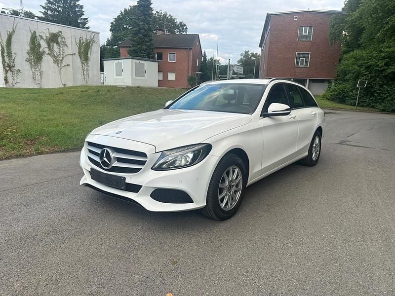 Weiß Gebraucht 2017 Mercedes C220 Kombi | 8.899 € (Superpreis) - Bild 1/4