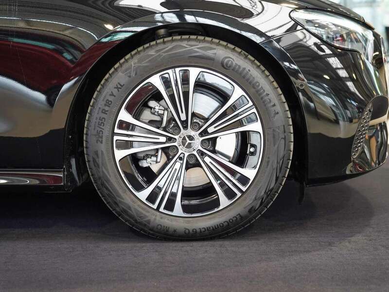 Gebraucht Mercedes E220 Avantgarde 197 PS (144 kW) 2023 Lack obsidianschwarz Kombi
