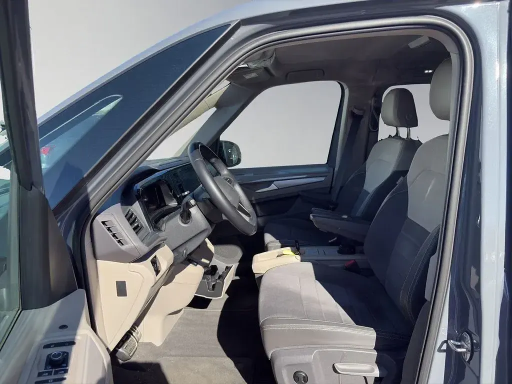 Usata VW Multivan Style 150 CV (110 kW) 2023 Grigio Monovolume