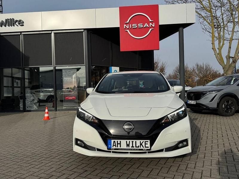 Gebraucht Nissan Leaf 360º 110 kW (150 PS) 2023 Weiß Kleinwagen