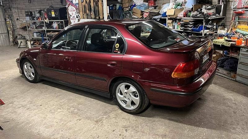 Gebraucht Honda Civic 160 PS (117 kW) 1998 Rot Limousine