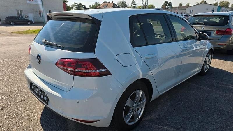 Gebraucht 2014 VW e-Golf Kleinwagen | 9.600 € (Etwas zu teuer) - Bild 1/4