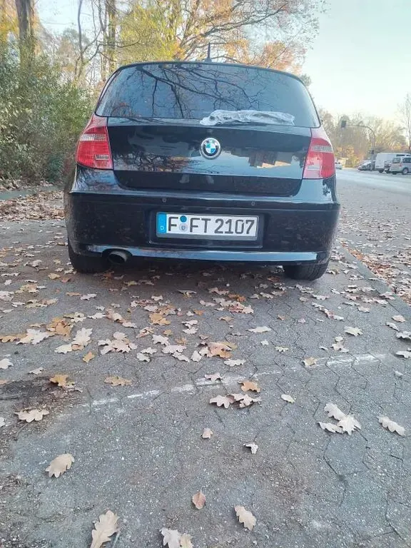 Gebraucht BMW 116 116 PS (85 kW) 2011 Schwarz Kleinwagen