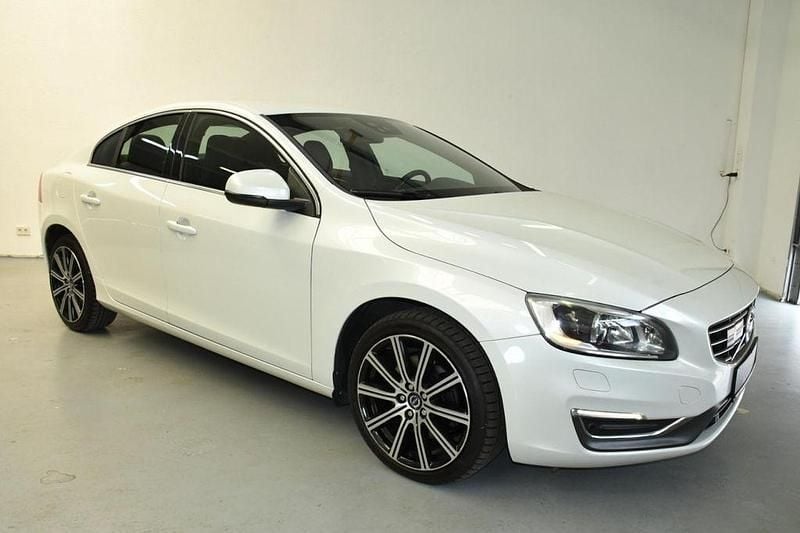 Gebraucht Volvo S60 Summum 230 PS (169 kW) 2013 Weiß Limousine