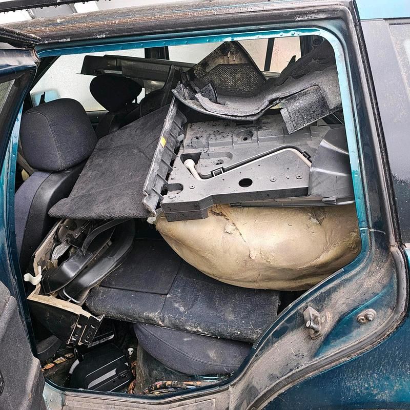 Gebraucht BMW 320 150 PS (110 kW) 1997 Grün Kombi