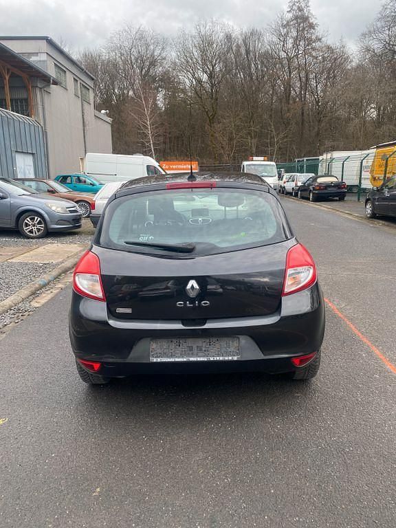 Gebraucht Renault Clio II Authentique 101 PS (74 kW) 2009 Schwarz Limousine
