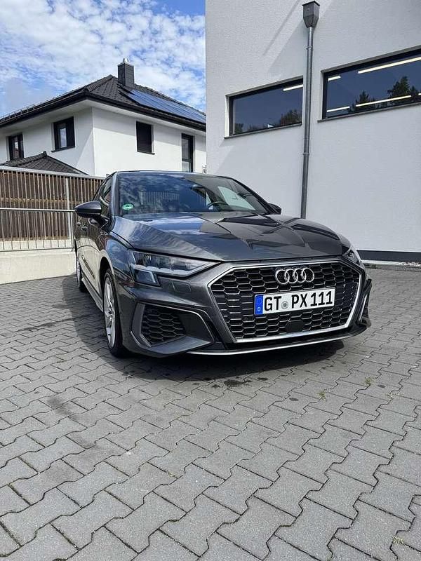 Grau Gebraucht 2020 Audi A3 S-Line Limousine | 23.500 € (Fairer Preis) - Bild 1/4