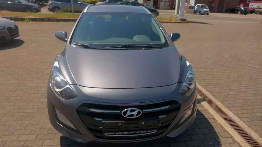 Gebraucht Hyundai i30 Trend 110 PS (80 kW) 2016 Grau Kombi
