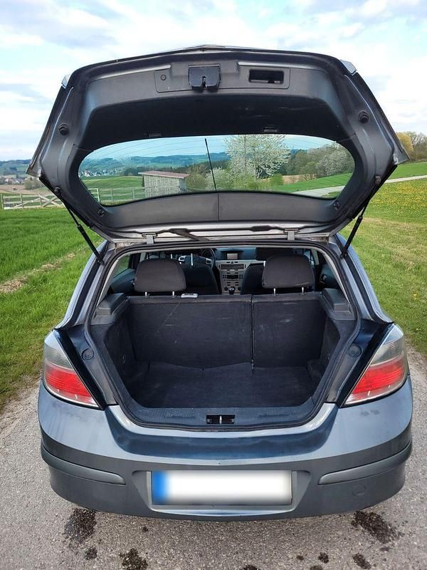 Gebraucht Opel Astra 101 PS (74 kW) 2008 Grau Limousine