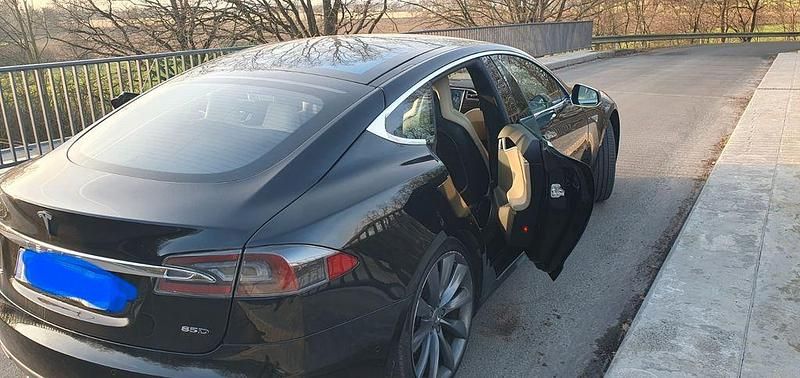 Gebraucht Tesla Model S 309 kW (421 PS) 2015 Schwarz Kleinwagen