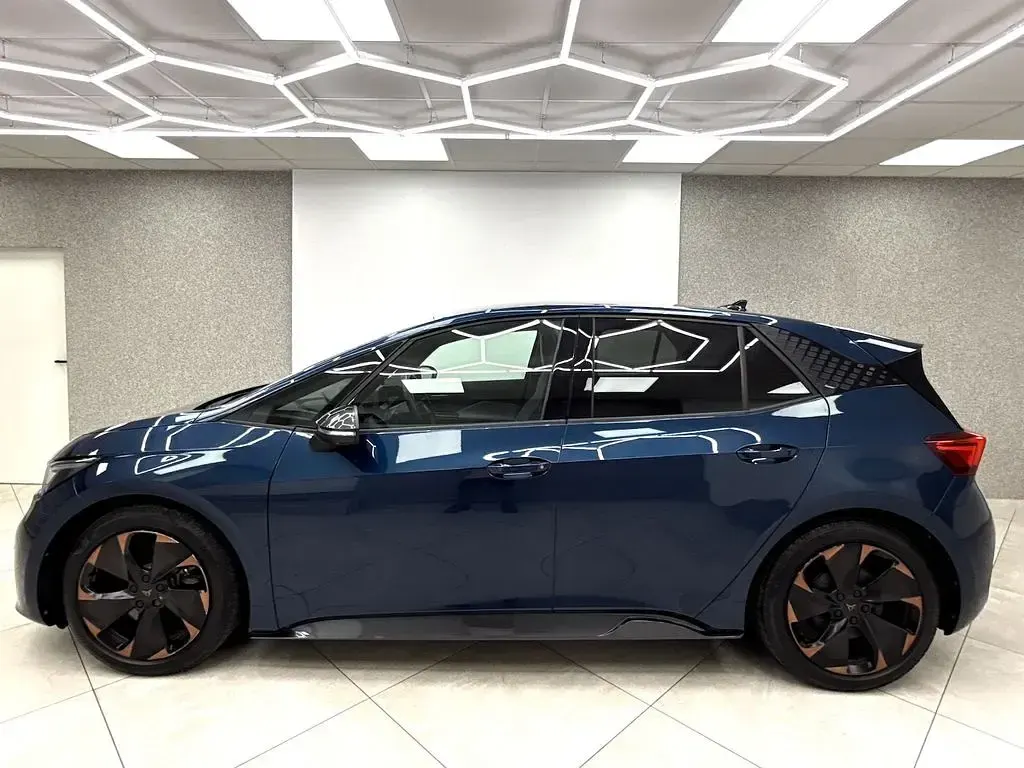 Gebraucht Cupra Born e-Boost 169 kW (231 PS) 2024 Blau Kleinwagen