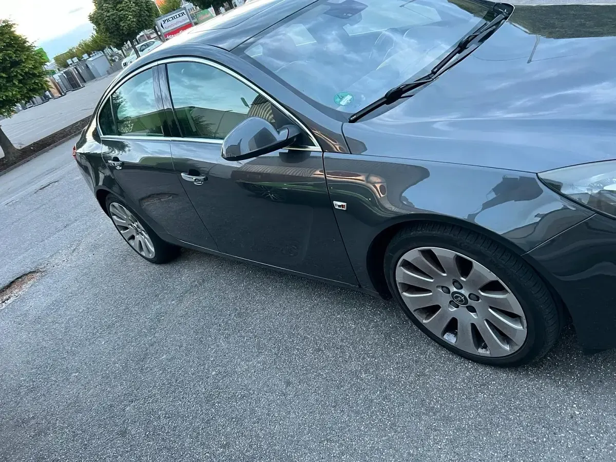 Gebraucht Opel Insignia 260 PS (191 kW) 2009 Grau Limousine