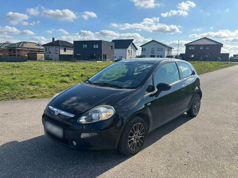 Gebraucht Fiat Punto 75 PS (55 kW) 2011 Schwarz Kleinwagen