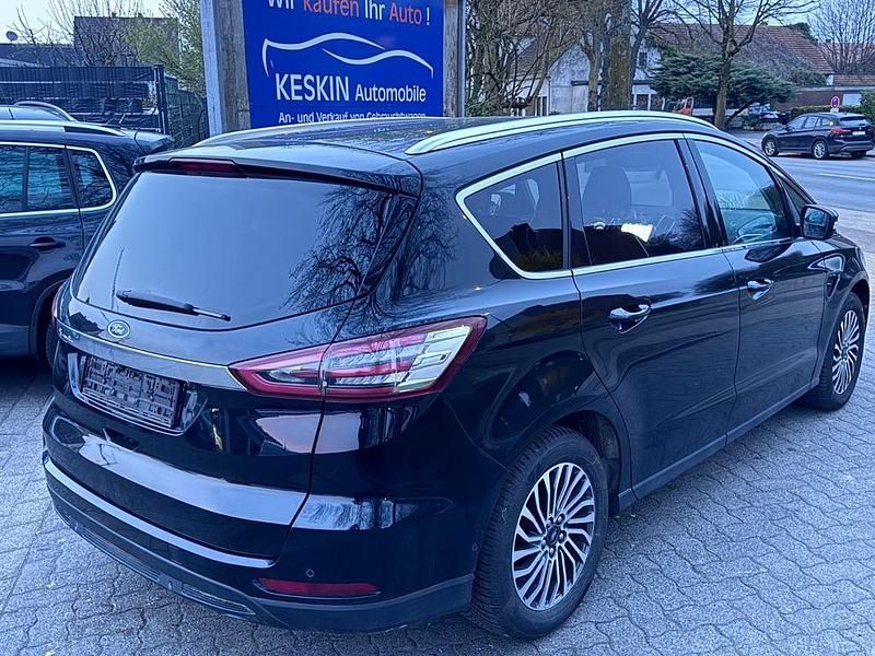 Gebraucht Ford S-MAX Titanium 165 PS (121 kW) 2019 Schwarz Van / Kleinbus